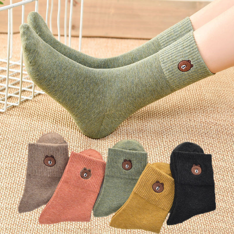 Autumn and winter teddy bear mid-tube women's socks versatile mid-tube teddy bear socks cartoon cotton sports socks